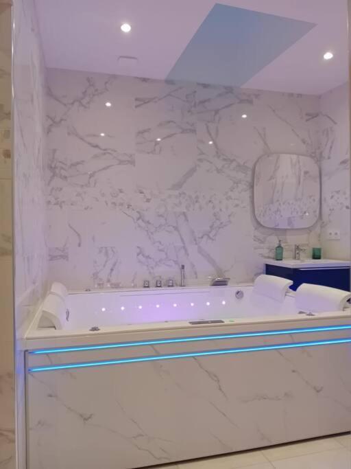 Maison Avec Jacuzzi - Louvres Proche Roissy Cdg - Paris 외부 사진